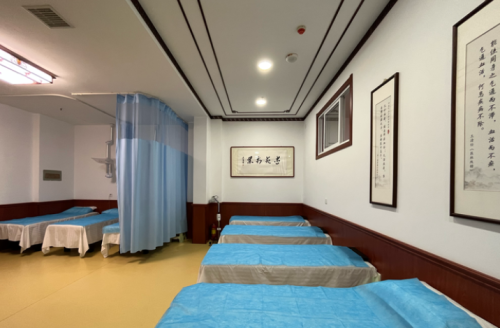 太原登貴堂醫(yī)療管理萬(wàn)柏林迎澤西大街中醫(yī)門(mén)診部 依托總公司授權(quán)，規(guī)范開(kāi)展經(jīng)營(yíng)活動(dòng)